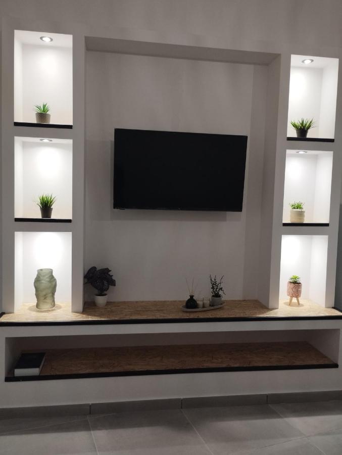 Vlychada's Diamond Apartment *