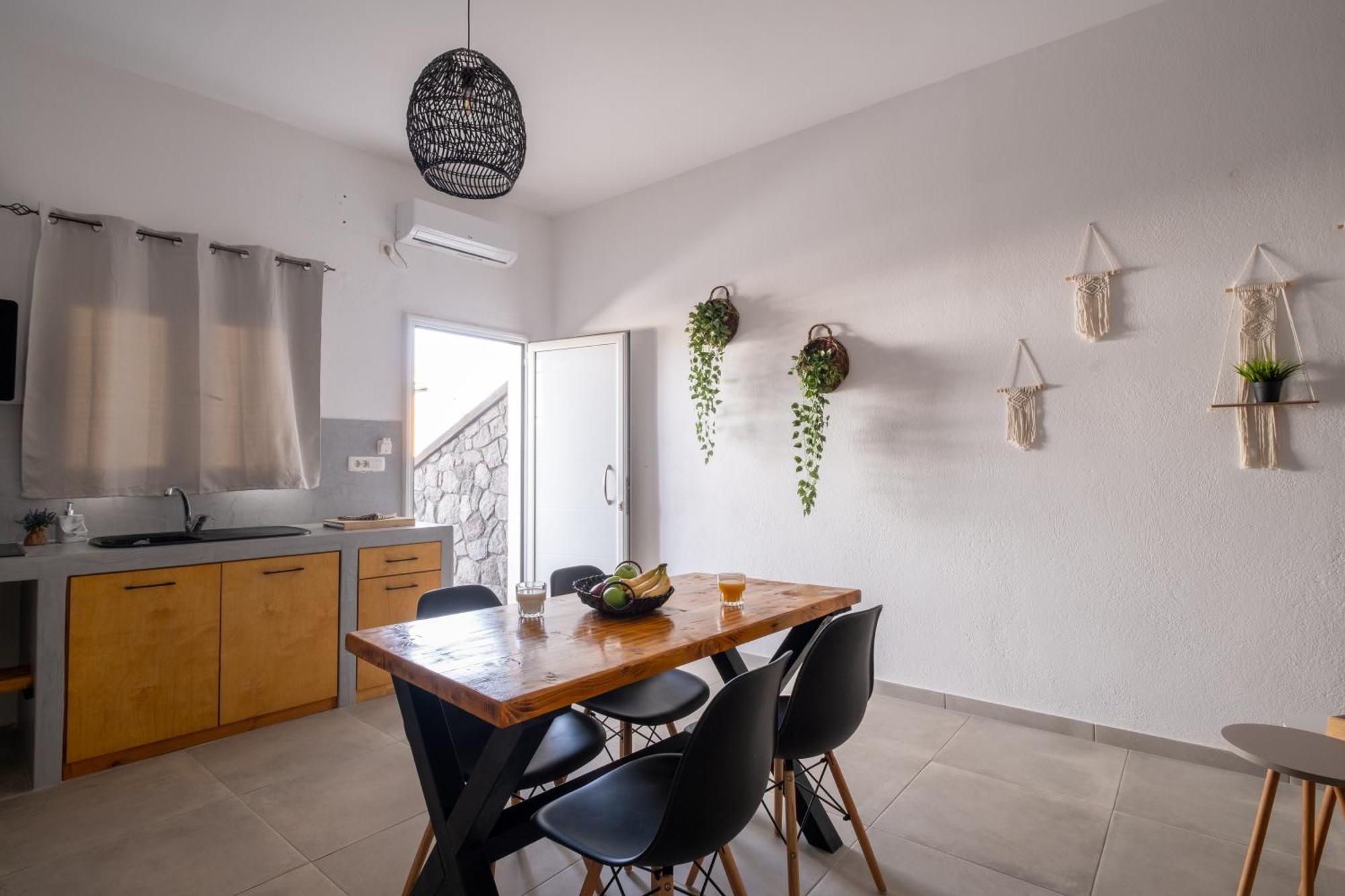 Vlychada's Diamond Apartment *